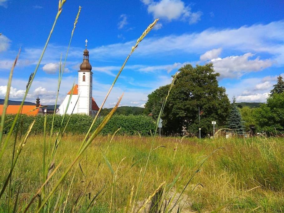 Kájov "Stone'S Throw" Krumlov 5 Min By Car, Lipno 15 Min By Car, 2 Bdrooms,Playroom מראה חיצוני תמונה